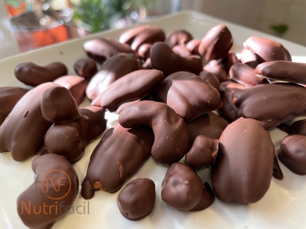 Bombones de chocolate con frutos secos