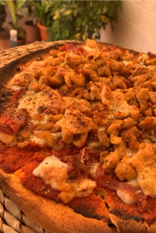 pizzafacil-base-de-maiz-con-carne-de-pollo